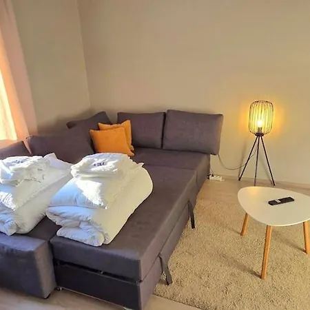 Beautiful In The Middle Of The With Own Parking - Applegarden - 5-6 Persons Lejlighed *