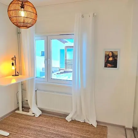 Beautiful In The Middle Of The With Own Parking - Applegarden - 5-6 Persons *