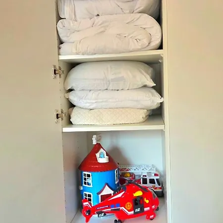 Daire Beautiful In The Middle Of The With Own Parking - Applegarden - 5-6 Persons *